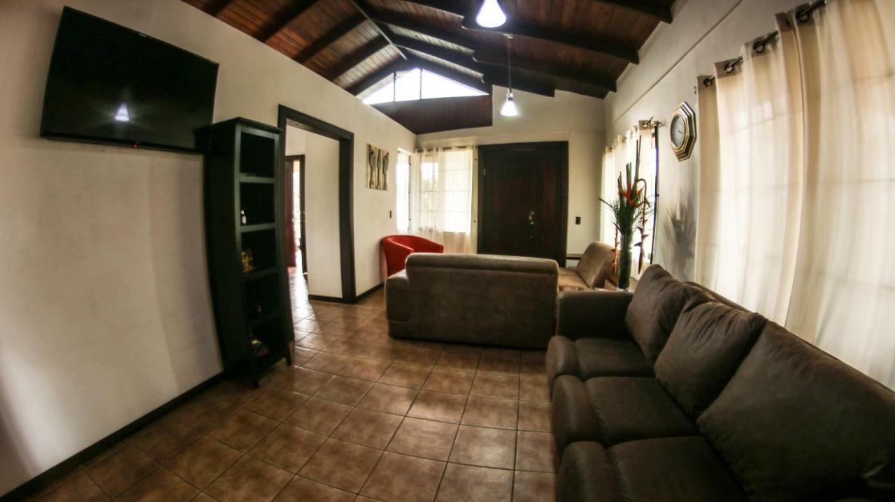 Villa Hortensias La Fortuna Exterior foto
